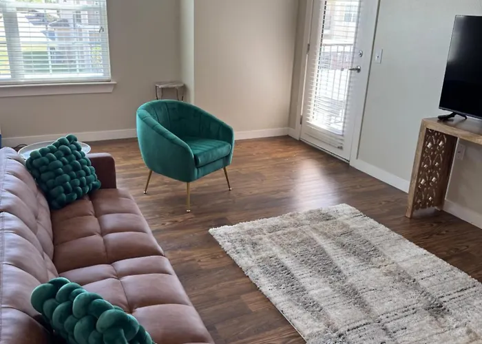 Charming 2 Bed 2 Full Bath Apartment